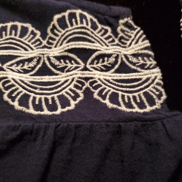 Navy Blue Short Sleeve with Embroidrey - Picture 4 of 4